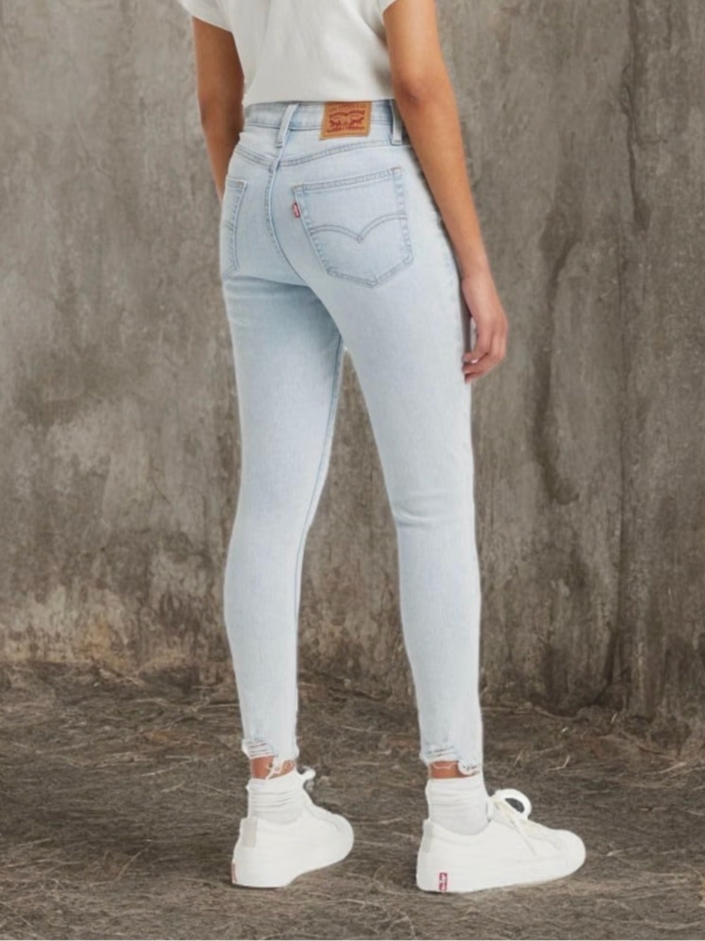 Levi's Women's 721 High Rise Skinny Jeans - Picture 2 of 8